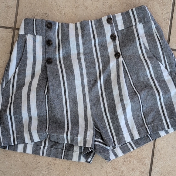 Assorted Women's Shorts Collection Lot Of 5 - Size 10/30 - Picture 3 of 17